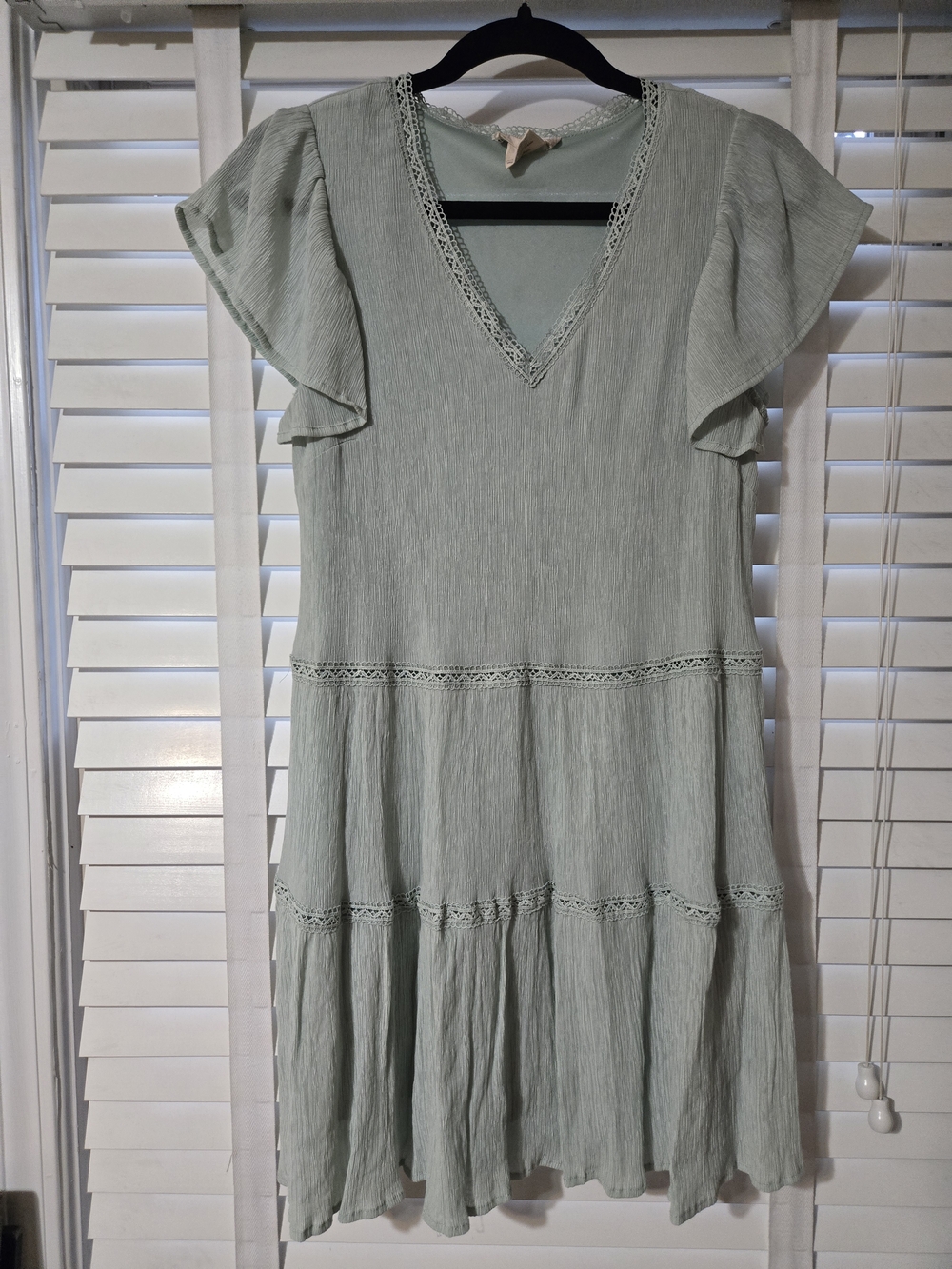 Altar'd State Sage Green V‑Neck Flutter Sleeve Midi Dress Sz XS